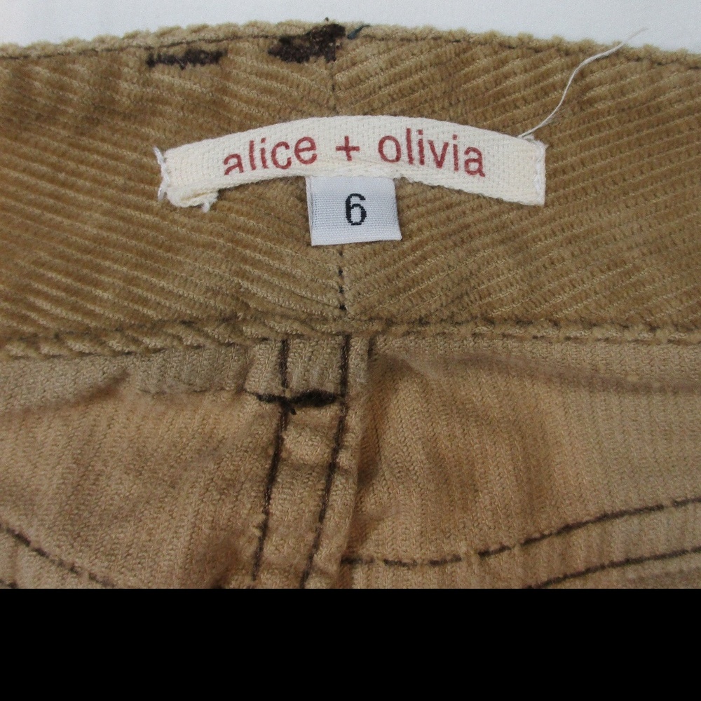 ALICE + OLIVIA Tan Corduroy Pants. Size 6 - Picture 8 of 9